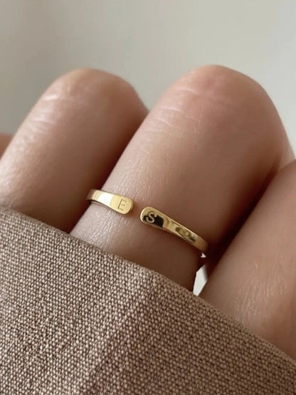 Zwei Buchstaben™ – Ringe mit zwei gravierten Initialen